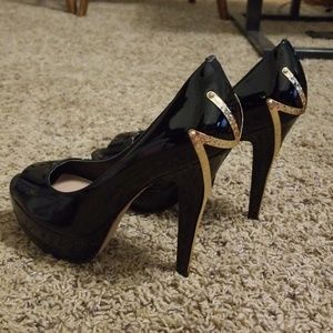 *Sale*Vince Camuto Black/Gold High Heel Pumps